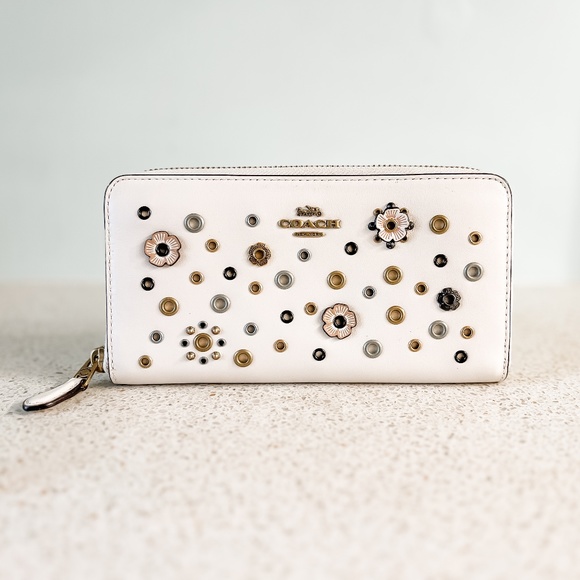 Coach Floral Zip Around Accordion Wallet with Tea Rose Appliqué and Grom… - Picture 6 of 12